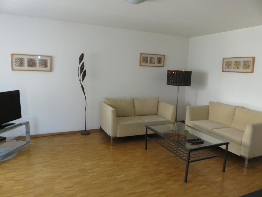 Swiss Star District 11 - Self Check-In Apartment Zurich Exterior photo