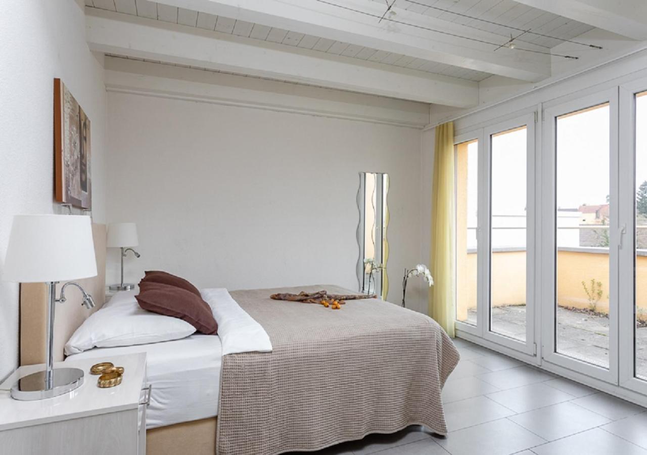 Swiss Star District 11 - Self Check-In Apartment Zurich Exterior photo